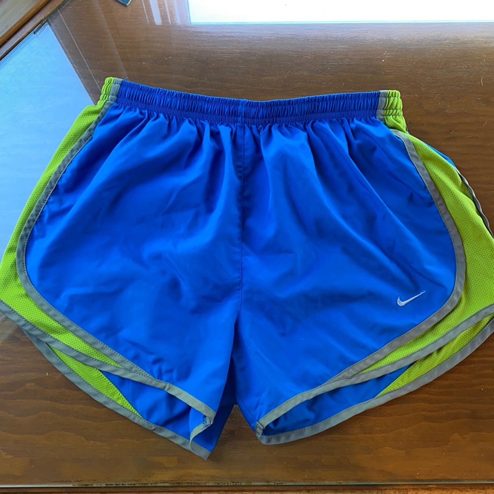 NIKE SHORTS